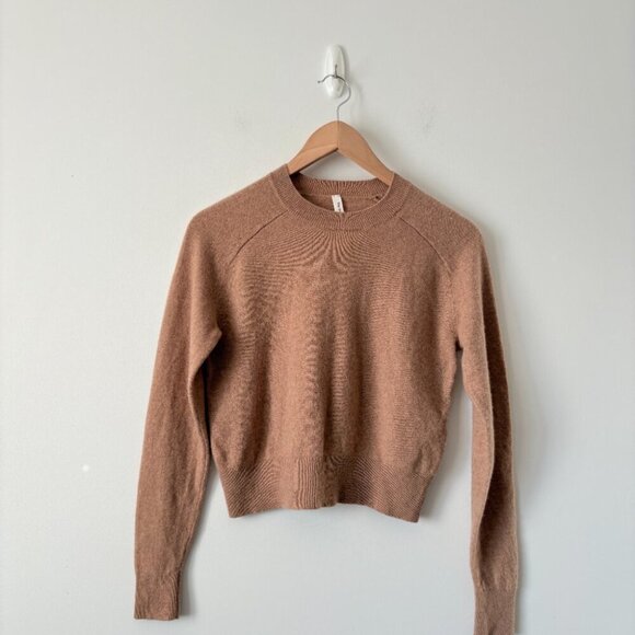 Aritzia The Group Babaton Luxe Cashmere Crew Sweater Camel Tan Size XS - Picture 5 of 8